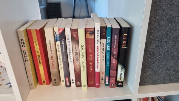 נחמד שיש ספריה חופשית במשרד